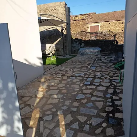 Casa De Ferias Junto Ao Rio